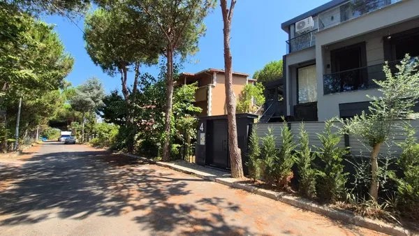 CHP'li başkandan bir skandal daha! Mührü söktü villaya çöktü